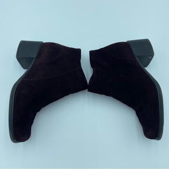 White Mountain Suede Dark Brown Boots - 7.5 - Picture 2 of 7